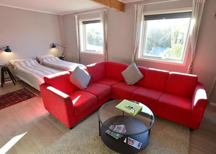 In Manger, Radoy Island Ferienhaus Kolstad